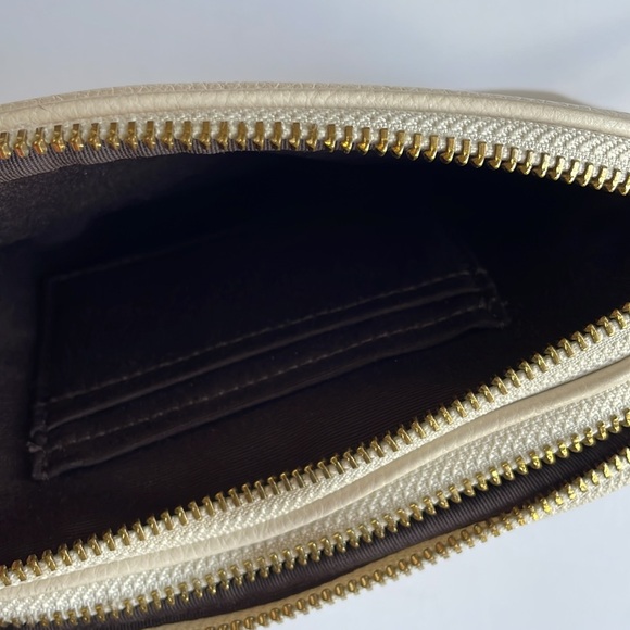 Coach white crossbody - Picture 6 of 9